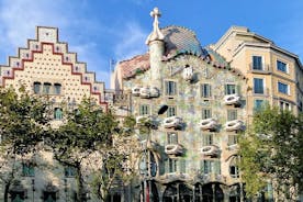 Gaudi's Modernist Legacy: Sagrada Familia Small Group Tour