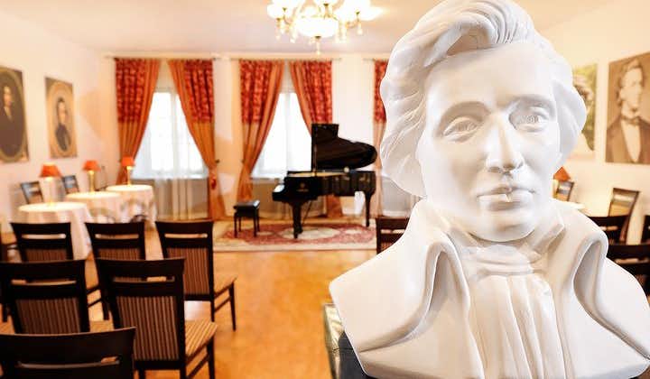Chopin klaverkoncert på Chopin Gallery med et glas vin