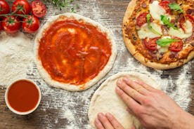 Privat Pizza & Tiramisu-klass på ett Cesarina-hem med provsmakning i Pompei