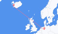 Fly fra byen Reykjavik, Island til byen Paderborn, Tyskland