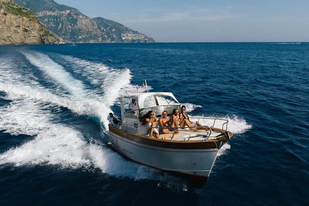 Tour di Capri in barca classica da Sorrento
