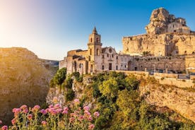 Matera private walking tour with visit of a cave house and church