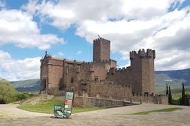 Tour privato di Pamplona con il Castello di Javier