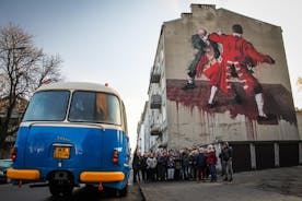 Scopri il lato oscuro di Varsavia nel quartiere Praga con Retro Bus