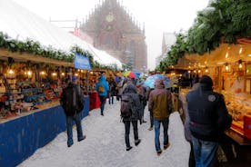 Tour privado a pie por el mercado navideño de Nuremberg con un guía profesional