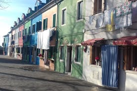 Privat utflykt från typiska venetianska motorbåt till Murano, Burano och Torcello