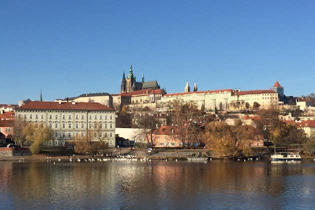 Privat anpassad halvdagstur: Prags slott och flodkryssning