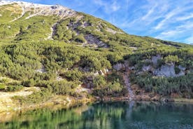Facendo un'escursione a Pirin - il parco naturale del patrimonio mondiale dell'Unesco con una visita di Bansko