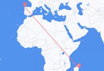 마다가스카르 생트 마리 섬에서 출발해 스페인 라코루냐까지(으)로 가는 항공편
