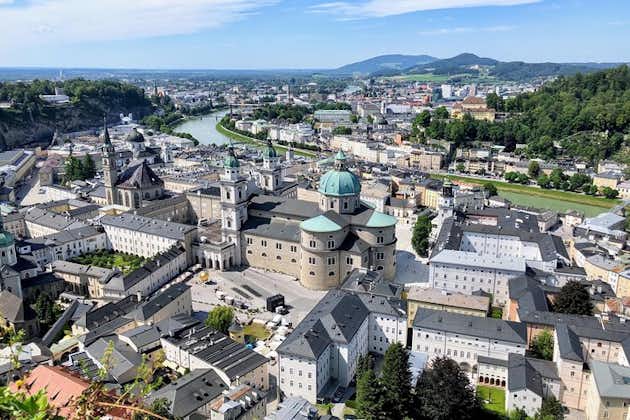 Transfert panoramique privé de Prague à Salzbourg avec 4h de visites
