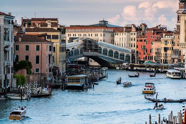 Excursion privée d'une journée complète de Milan à Venise avec un guide local et un train rapide