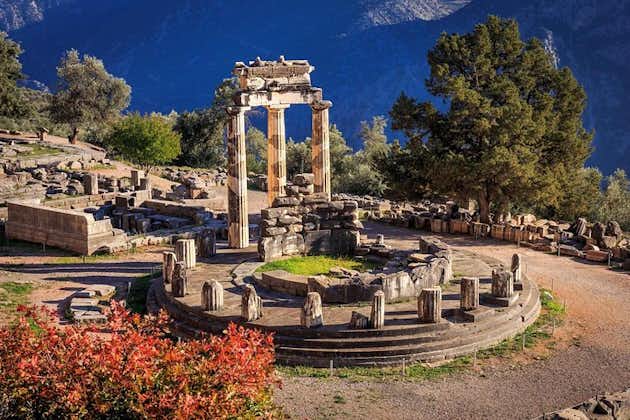 Delphi Full Day Private Trip From Athens With Lunch Overlooking the Sea 