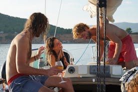 Erkunden Sie Formentera bei einer ganztägigen privaten Segelbootfahrt