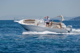 Visite privée en bateau avec skipper par un expert local - entièrement personnalisable