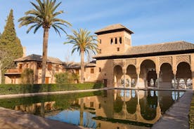 Motril Shore -retki: Skip-the-Line Alhambra ja Generalife Gardens -päiväretki