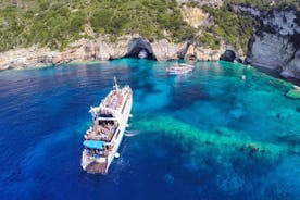 来自科孚岛的 Paxos Antipaxos Blue Caves Cruise
