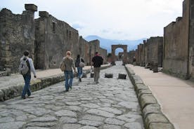 Uppgötvaðu Pompeii í þessari gönguferð með leiðsögn um grafna borgina
