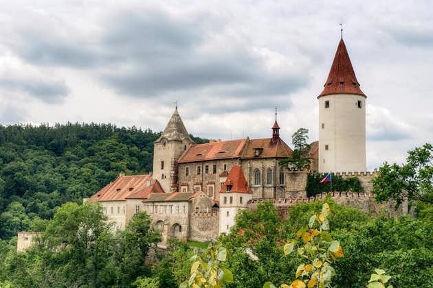 Château royal de Krivoklat et visite de la verrerie avec déjeuner traditionnel tchèque