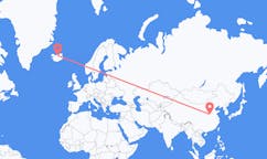 Fly fra byen Zhengzhou, Kina til byen Akureyri, Island