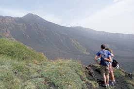 ピックアップ付きのエトナの活火山へのトレッキング