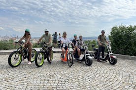 Entretenido tour ''Miradores de Praga" en E-Bike, E-Scooter