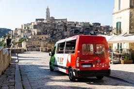 Tour oficial en autobús abierto de Matera con entrada a Casa Grotta