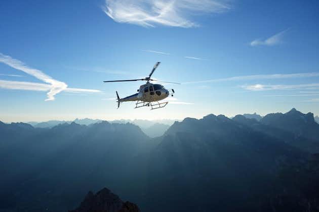 スイスの首都のヘリコプター観光ツアー-ベルンを見るのに理想的なフライト