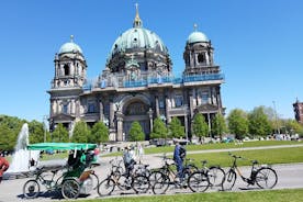 Tour guidato privato in bici di Berlino - Punti salienti e segreti in mezzo