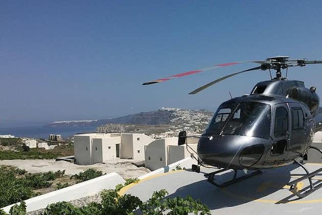 Tour privado en helicóptero por Santorini 20 minutos: hasta 5 pasajeros