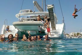 Privé-catamaran all-inclusive cruise in Naxos