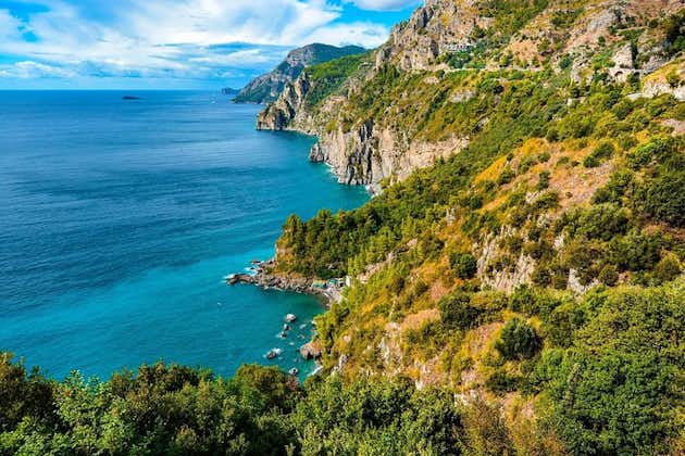 Private Transfer - Naples to Amalfi with 2h of Sightseeing: Vesuvius or Pompeii