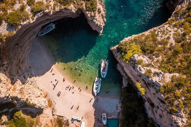 Excursão à Caverna Azul e à Hvar - Excursão por 5 ilhas saindo de Split