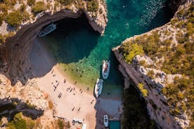 Tur til 5 øer fra Split og Trogir med besøg i Den Blå Grotte og Hvar