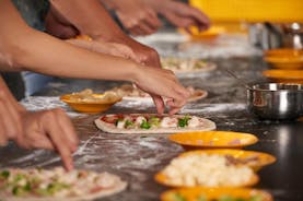 Privat pizza och Tiramisu-klass på ett Cesarina-hem med provsmakning i Rimini