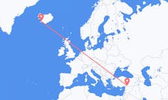 航班从土耳其加济安泰普市到雷克雅维克市，冰岛塞尔