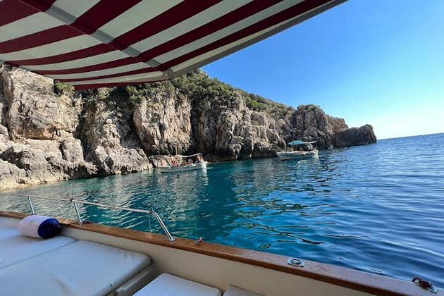 Capri Tour privado en barco 3 horas (6 personas)