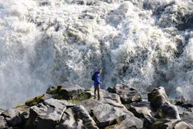 Akureyri Noord-IJsland watervallen en natuurbaden tour met kleine groepen