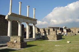 Amalfikusten: Pompeji och Vesuvius liten grupp med Skip the line-biljetter