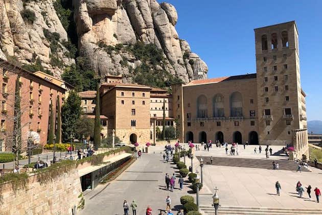 Tour privado de Montserrat desde Barcelona con recogida