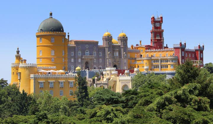 Photo of Palacio da Pena in Sintra in Portugal by Singa Hitam
