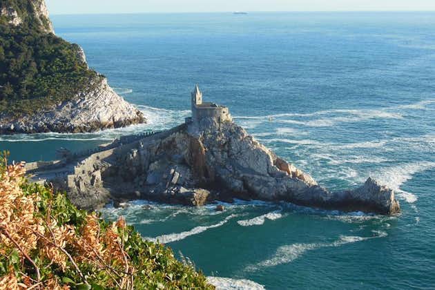Walking towards Portovenere and the secrets of the ancient olives roman mill