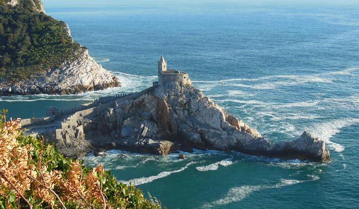 Walking towards Portovenere and the secrets of the ancient olives roman mill