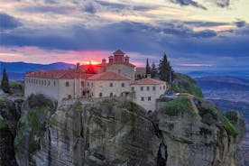 Athens: 3 days 2 nights Meteora with small size tours & hotel