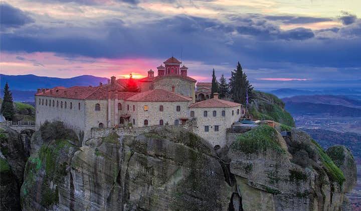 Athens: 3 days 2 nights Meteora with small size tours & hotel