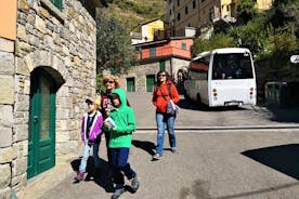 モンテカティーニ テルメまたはグロッタ ジュスティ スパからのポルトヴェーネレ、チンクエ テッレのプライベート ツアー