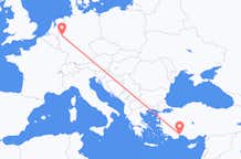 Flug frá Düsseldorf til Antalya