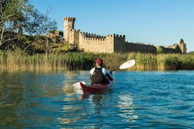 在特拉西梅诺湖上划皮划艇，享用午餐和 Castiglione del Lago