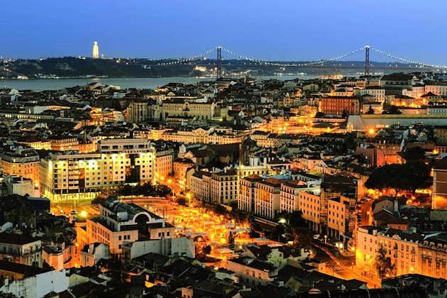 Autentico spettacolo di Fado e tour di Lisbona con cena e bevande