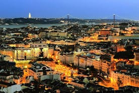 Lissabon: Aito Fado Show, illallinen ja yökierros