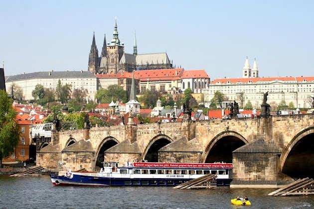 1 timmes sightseeingkryssning med panoramautsikt över floden Vltava i Prag